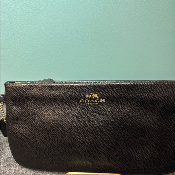 Coach Lyla Wristlet large NWOT - Picture 2 of 9